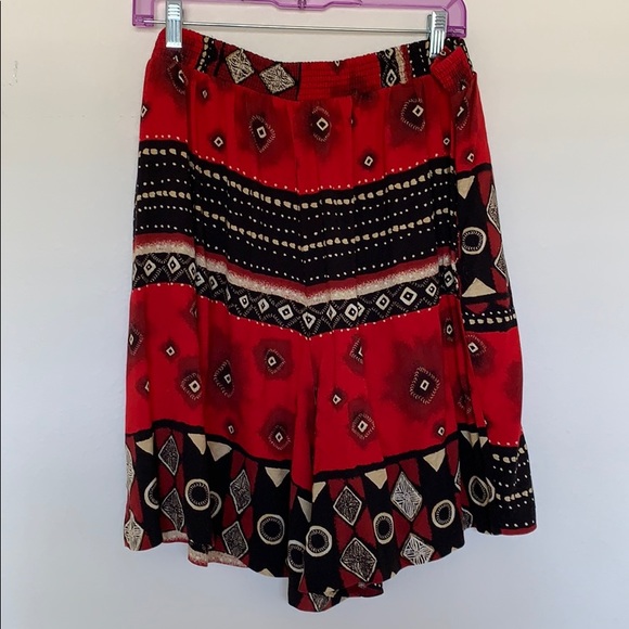 Stacey Michaels Red Patterned Shorts - Picture 8 of 9